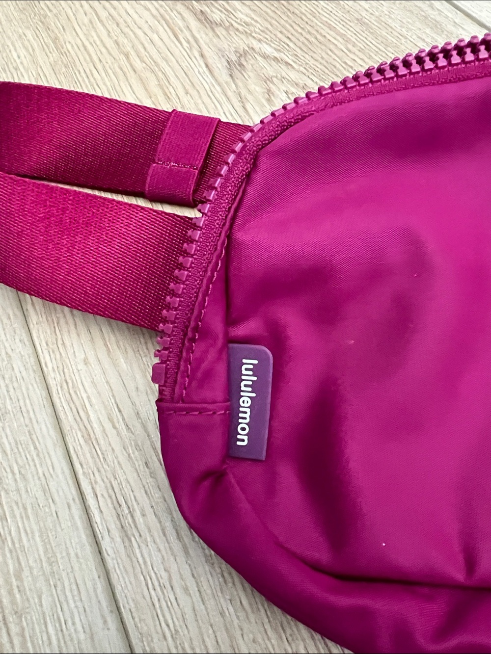 Lululemon Wild Berry Belt Bag - Picture 3 of 9